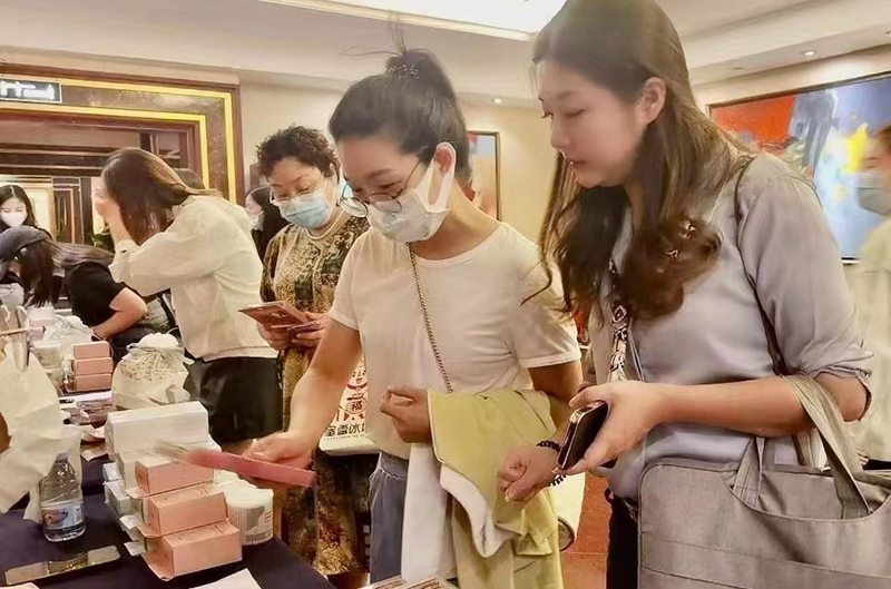 廣州金蝶ERP具有高度的可定制性和靈活性，可以滿足企業(yè)不同業(yè)務領域的需求